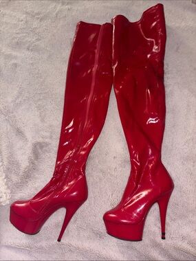 Red heels - Exotic dancer